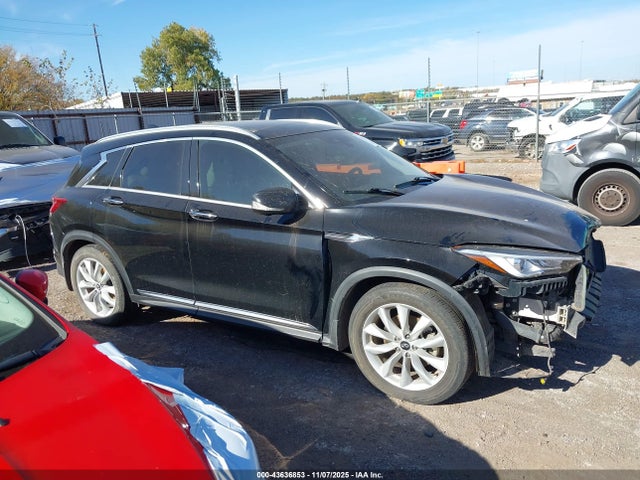 INFINITI Qx Essential