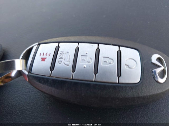 INFINITI Qx Essential