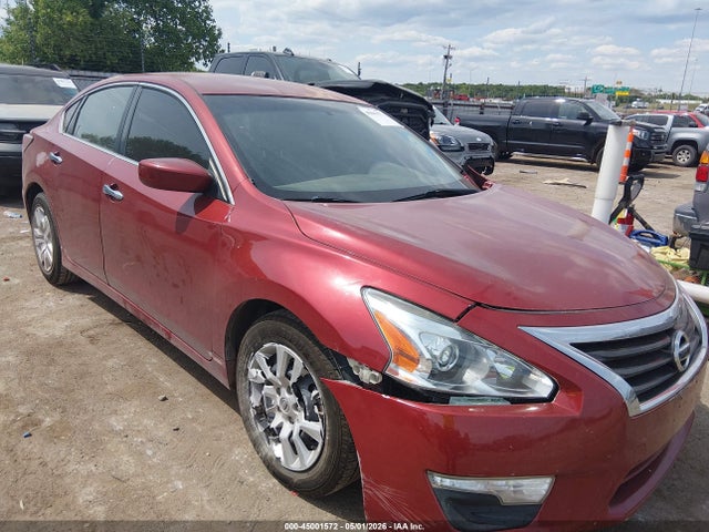 Salvage Nissan Altima Image