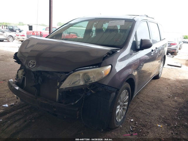 Toyota Sienna Xle V6 8 Passenger