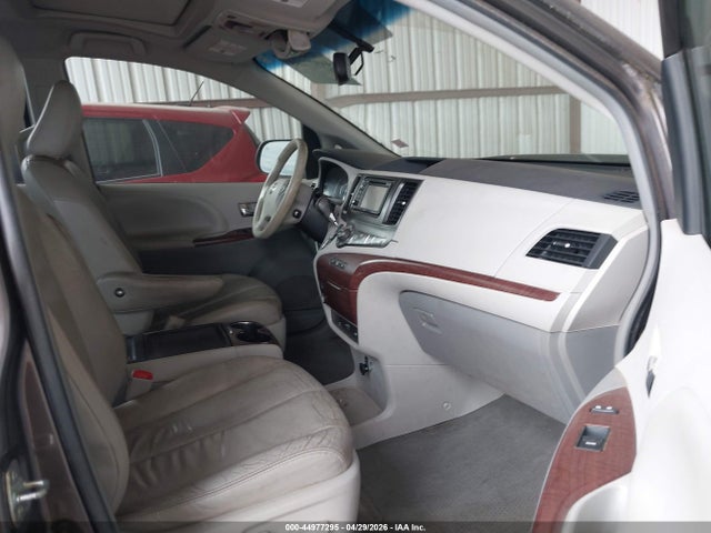 Toyota Sienna Xle V6 8 Passenger