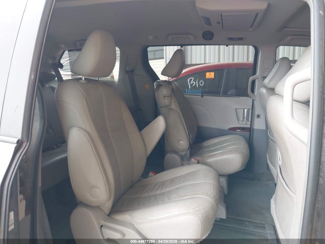 Toyota Sienna Xle V6 8 Passenger