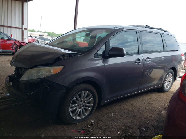 Toyota Sienna Xle V6 8 Passenger