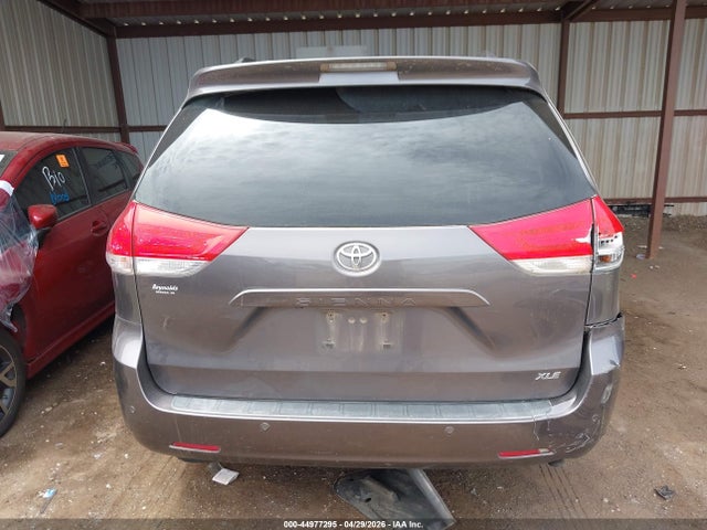 Toyota Sienna Xle V6 8 Passenger
