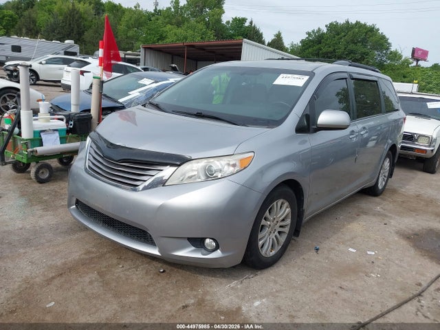 Toyota Sienna Xle 8 Passenger