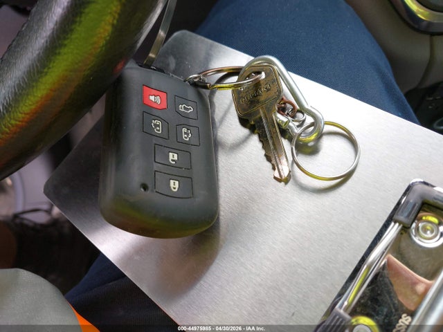 Toyota Sienna Xle 8 Passenger