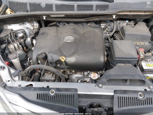Toyota Sienna Xle 8 Passenger