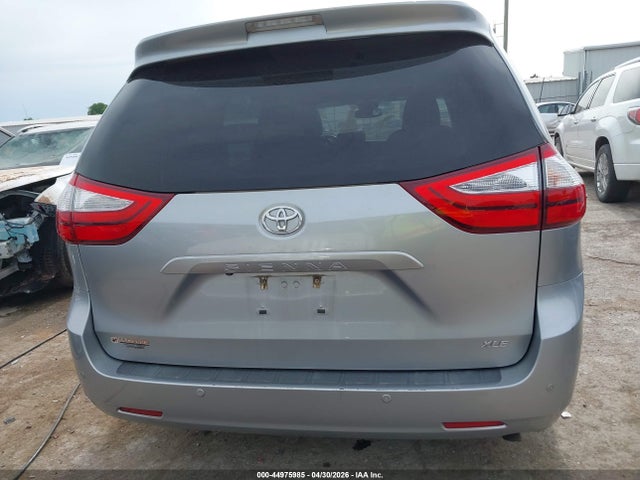 Toyota Sienna Xle 8 Passenger