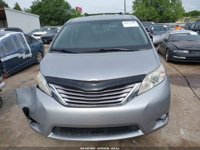 Toyota Sienna Xle 8 Passenger