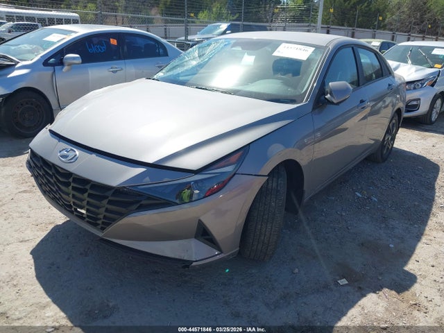 Hyundai ELANTRA Sel