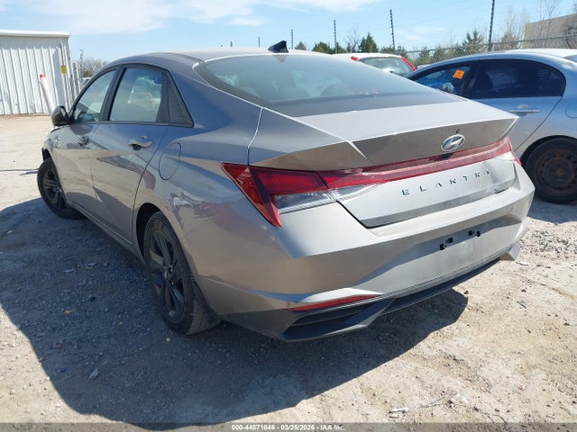 Hyundai ELANTRA Sel