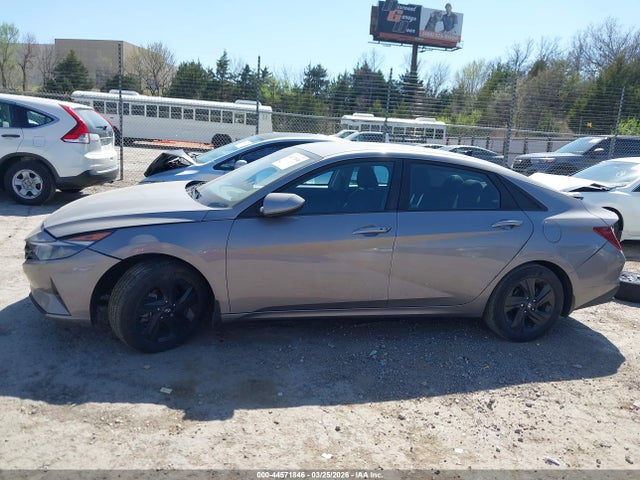 Hyundai ELANTRA Sel
