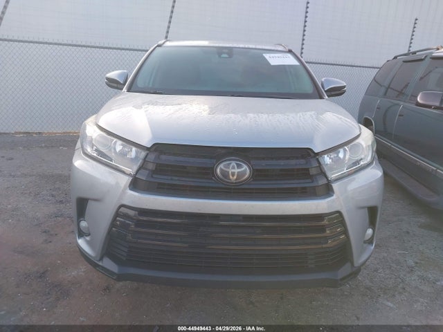 Toyota Highlander Se