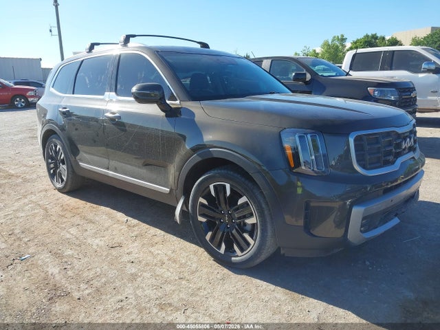 Salvage Kia Telluride Image