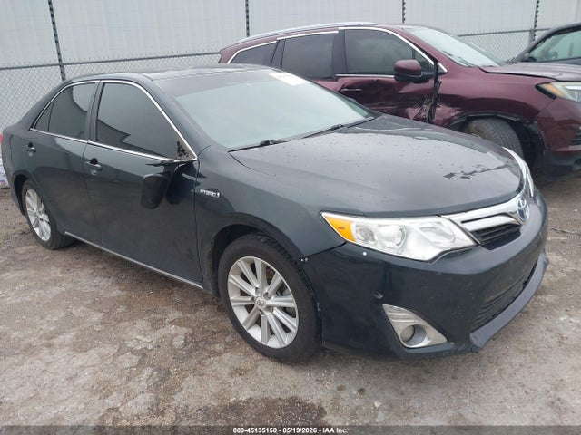 Salvage Toyota Camry Image