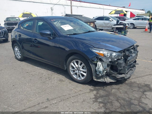 Salvage Mazda Mazda3 Image