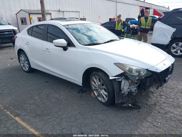 Salvage Mazda Mazda3 Image