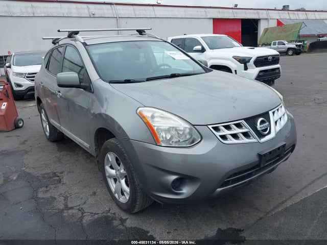 Salvage Nissan Rogue Image