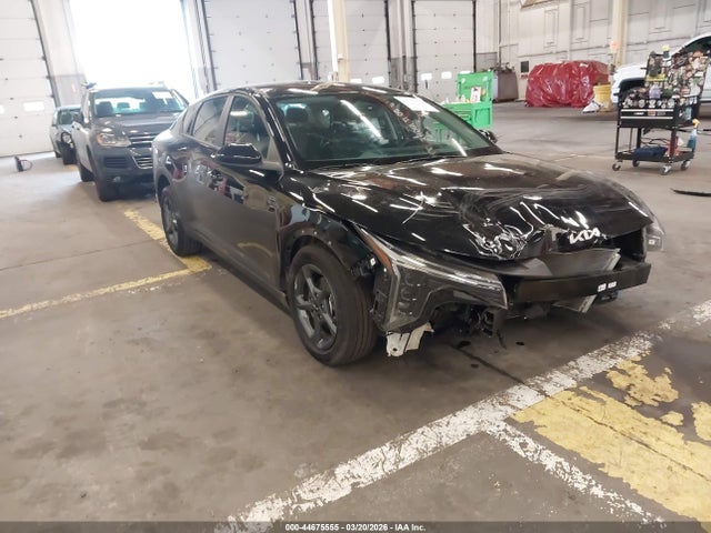 Salvage Kia K4 Image