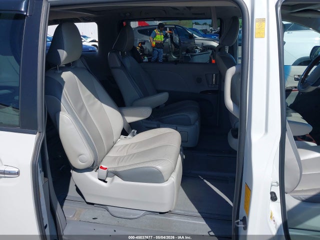 Toyota Sienna Limited 7 Passenger