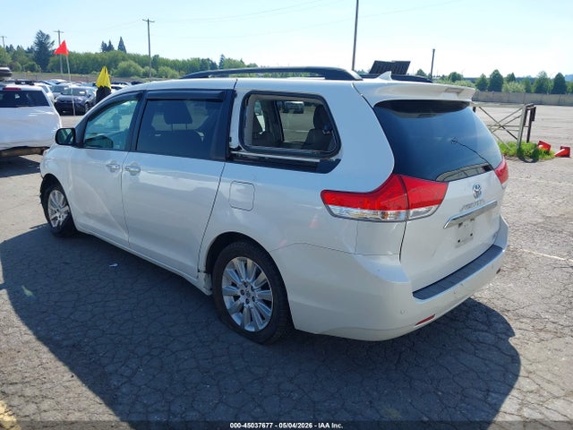 Toyota Sienna Limited 7 Passenger