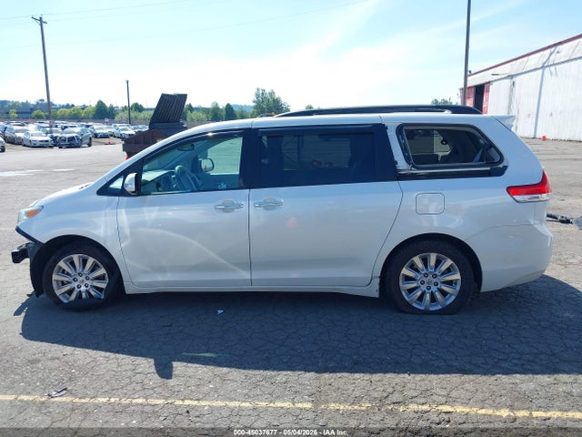 Toyota Sienna Limited 7 Passenger