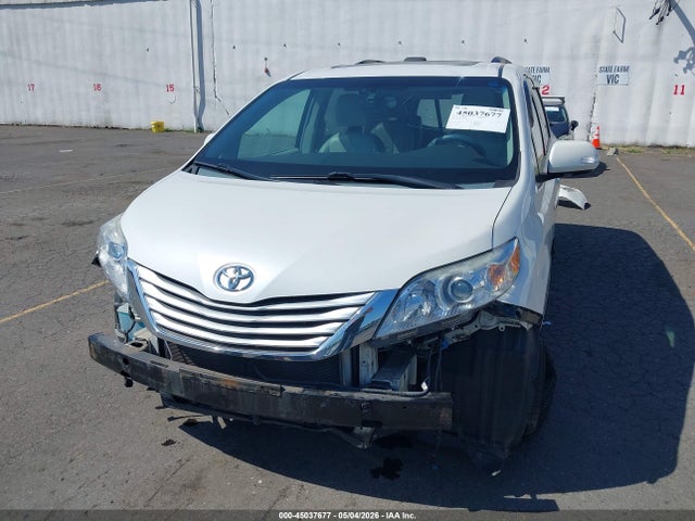 Toyota Sienna Limited 7 Passenger