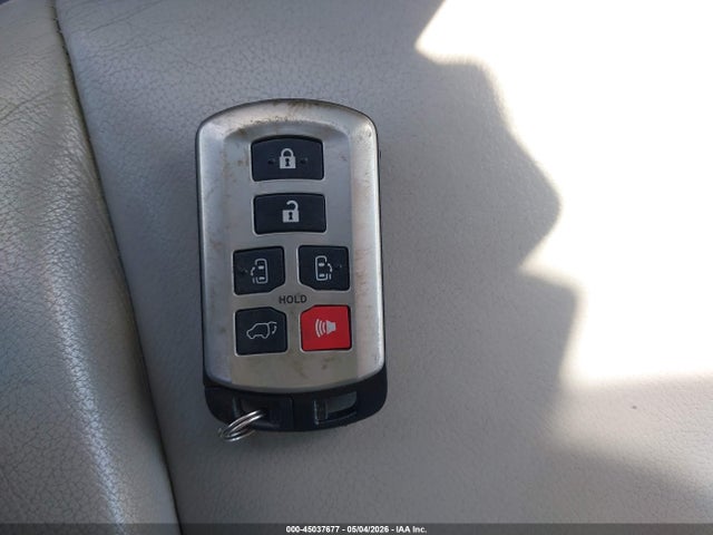 Toyota Sienna Limited 7 Passenger