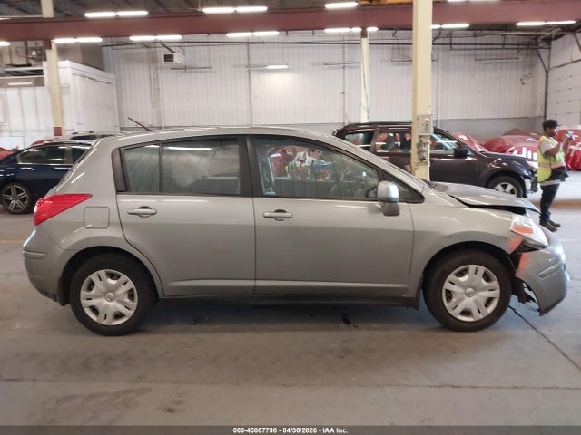 Nissan Versa 1.8 S