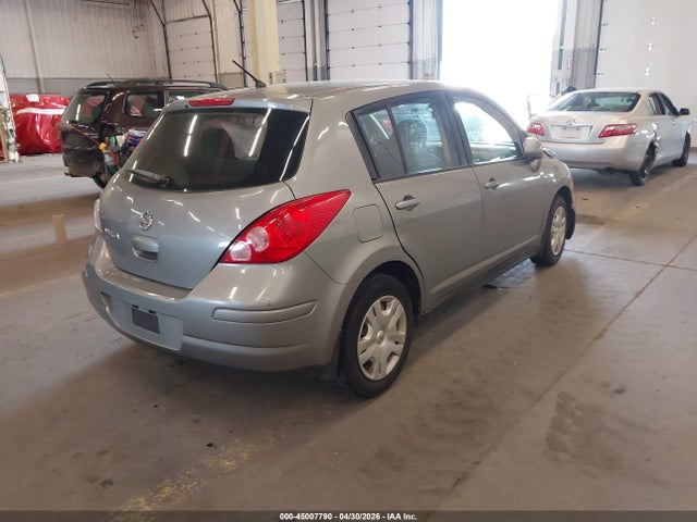 Nissan Versa 1.8 S