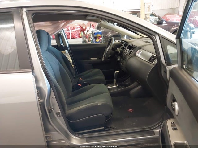 Nissan Versa 1.8 S