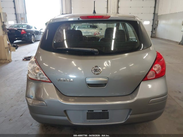 Nissan Versa 1.8 S