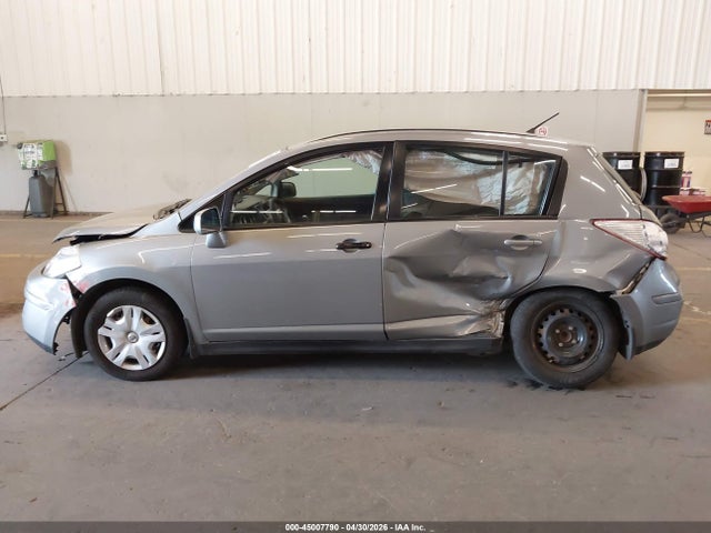 Nissan Versa 1.8 S