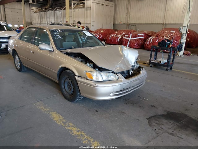 Salvage Toyota Camry Image
