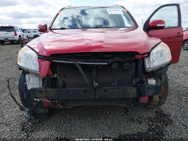 Toyota RAV4 Limited V6