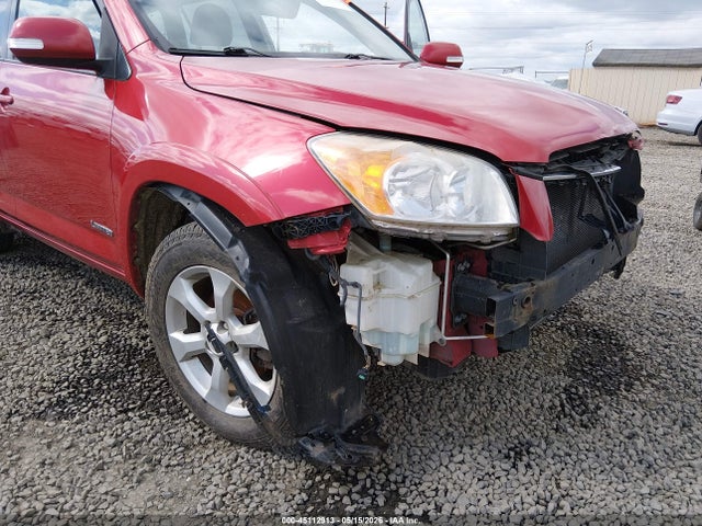 Toyota RAV4 Limited V6