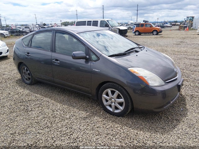 Salvage Toyota Prius Image