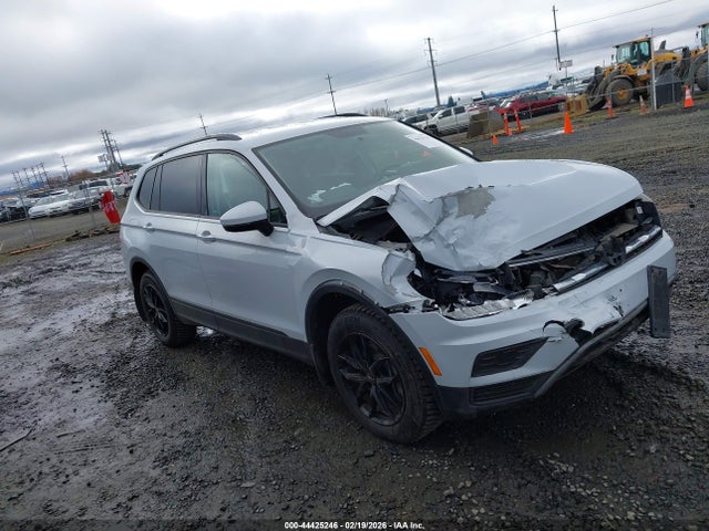 Salvage Volkswagen Tiguan Image
