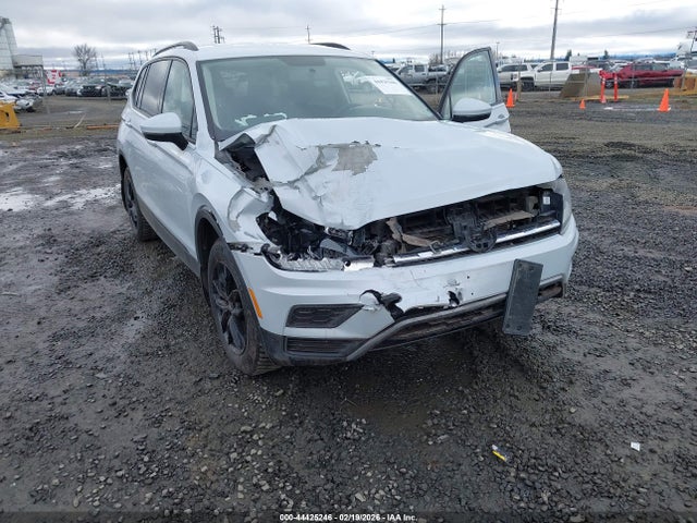 Volkswagen Tiguan 2.0t S