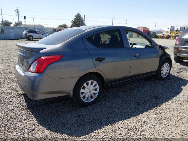 Nissan Versa 1.6 S+