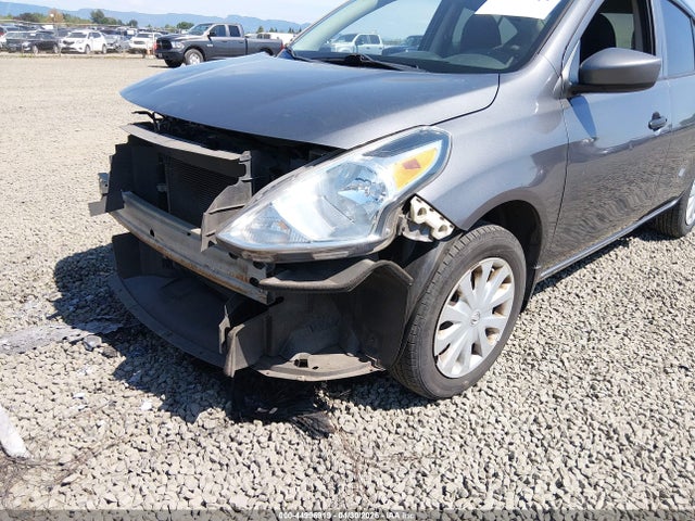 Nissan Versa 1.6 S+