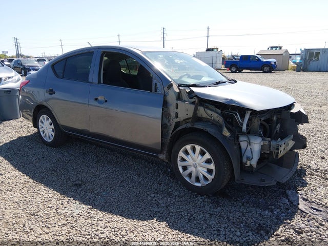 Salvage Nissan Versa Image