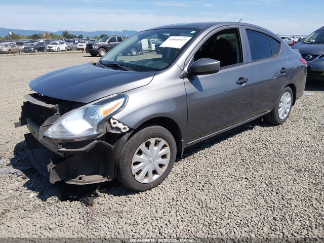 Nissan Versa 1.6 S+