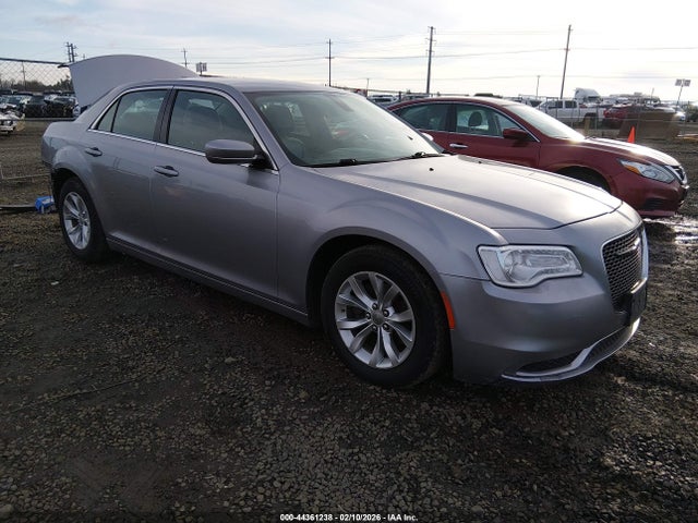 Salvage Chrysler 300 Image