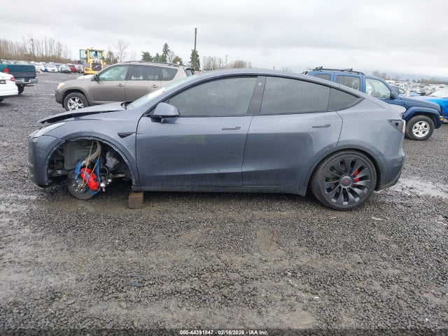 Tesla Model Y Performance Dual Motor All-wheel Drive