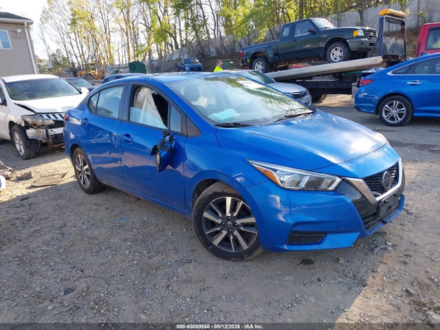 Salvage Nissan Versa Image