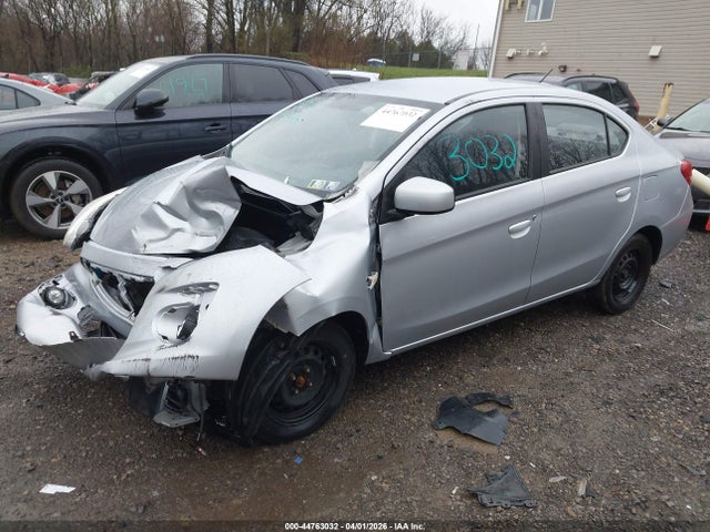 Mitsubishi Mirage Es