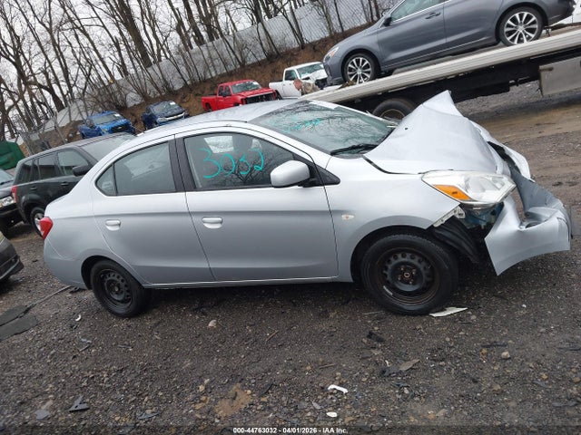 Mitsubishi Mirage Es