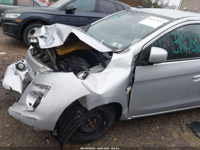 Mitsubishi Mirage Es