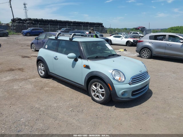 Salvage MINI Cooper Image